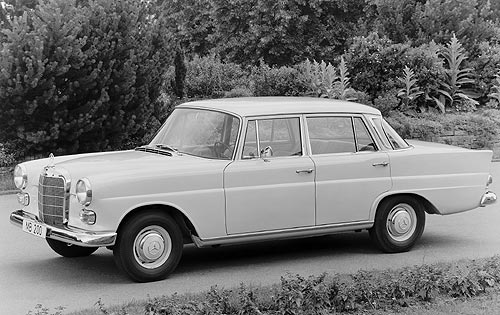 Much like the W120 and W121 Pontons the Fintail W110 was considered 